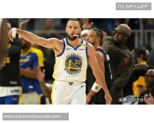 库里第三节表现出色但下场后勇士陷入得分荒球队失去节奏 库里第三节表现出色但下场后勇士陷入得分荒球队失去节奏