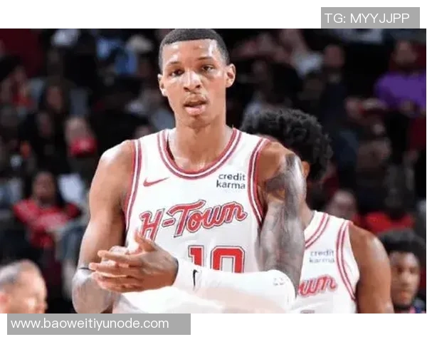 小贾巴里季前赛表现抢眼场均135分45板命中率超五成 小贾巴里季前赛表现抢眼场均135分45板命中率超五成